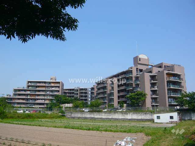 サンヴェールヒル甲陽園壱番館の外観（西側から）