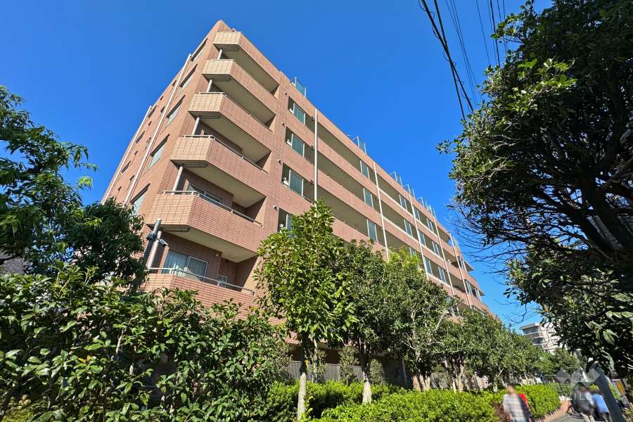 田園調布本町ガーデンハウスの外観（南東側から）