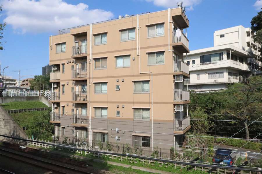 グランディ田園調布の外観(南西側から)