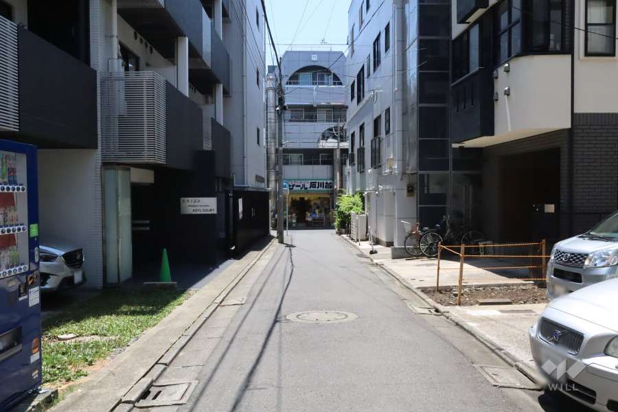 敷地北西側の前面道路