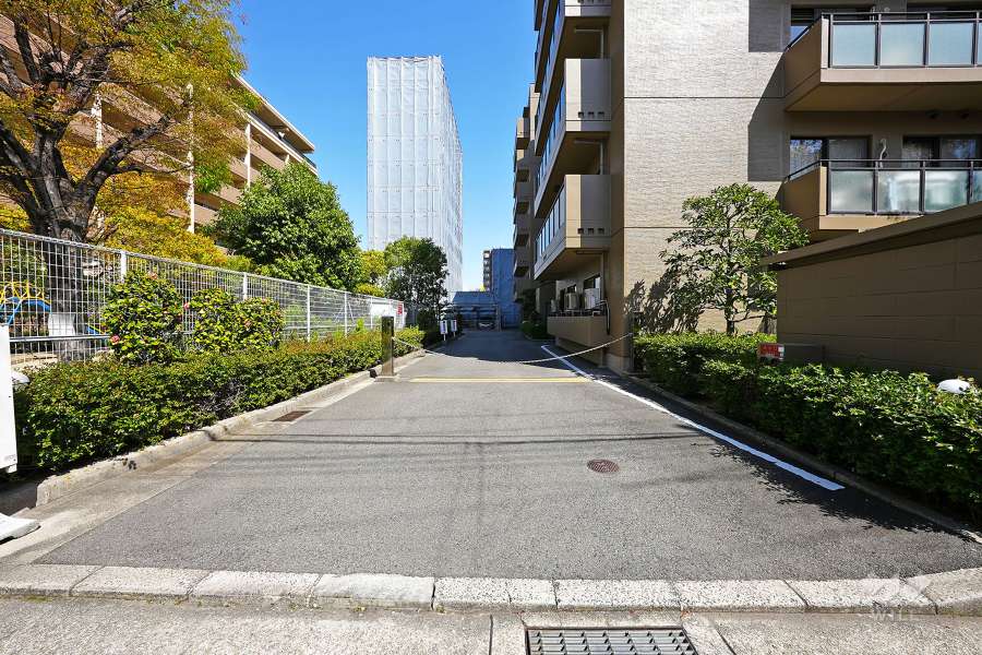 駐車場出入口（ゲート付き）
