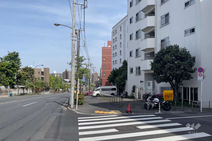 敷地北側の前面道路