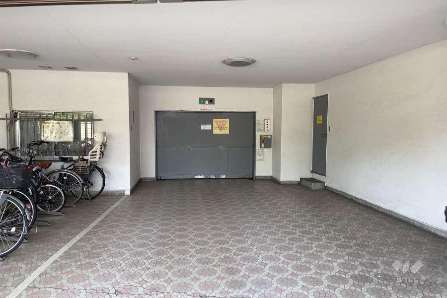 敷地内駐車場（屋内機械式）