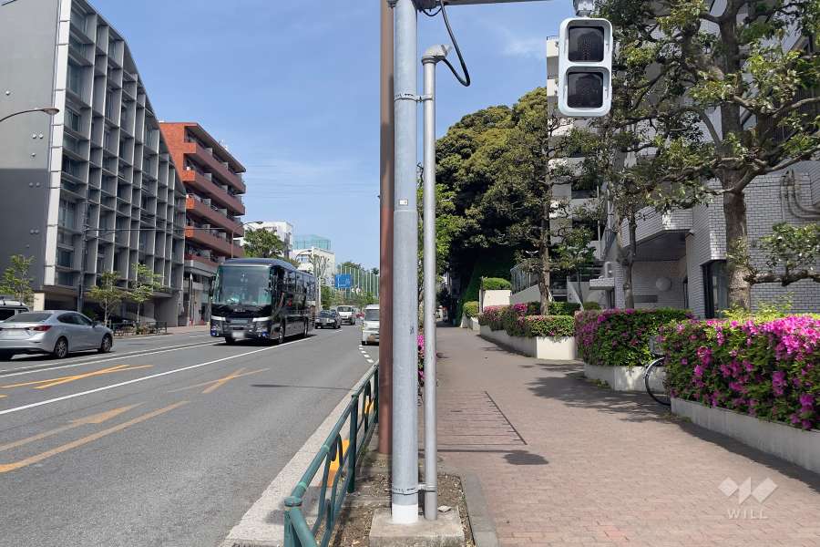 敷地北西側の前面道路