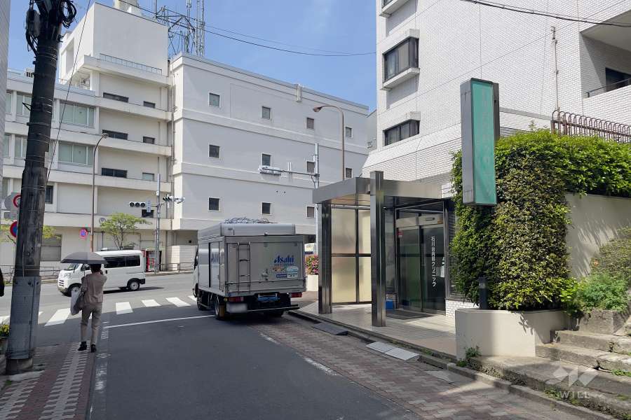 敷地西側の前面道路　