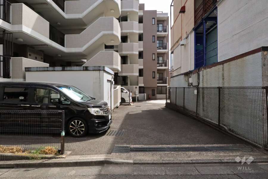駐車場の出入り口・敷地内駐車場（屋外平面式）