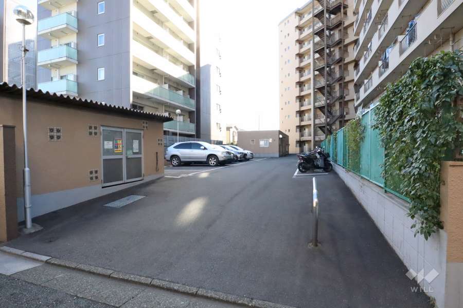 敷地内駐車場（屋外平面式）