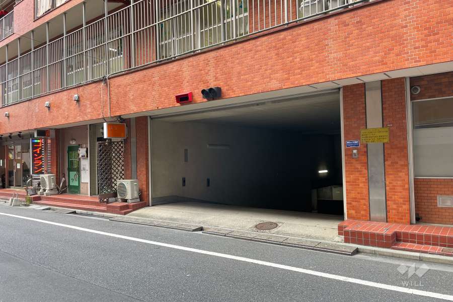 駐車場の出入り口