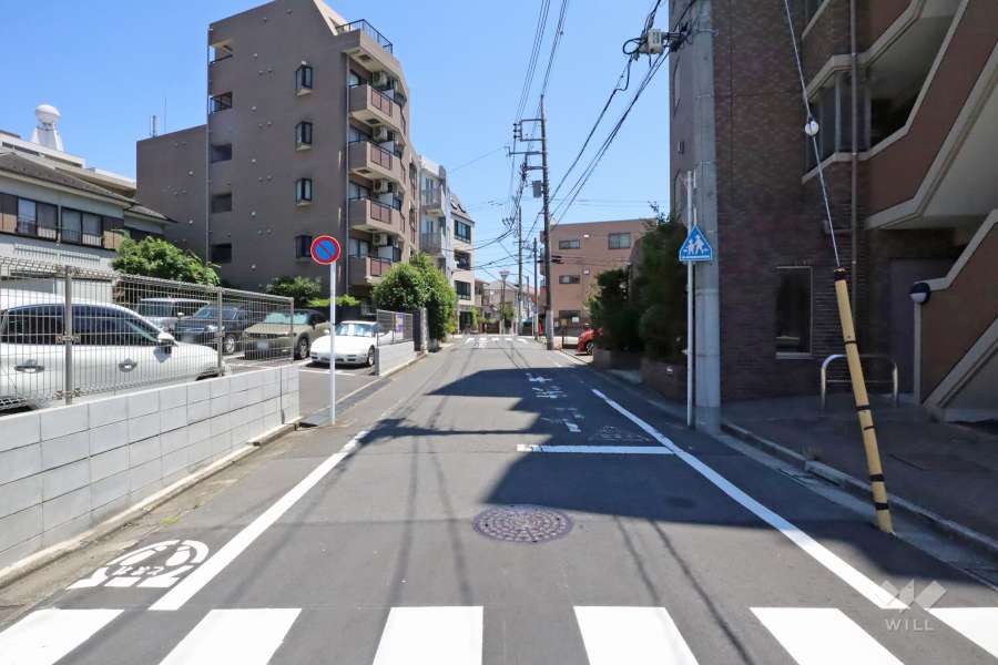敷地北西側の前面道路