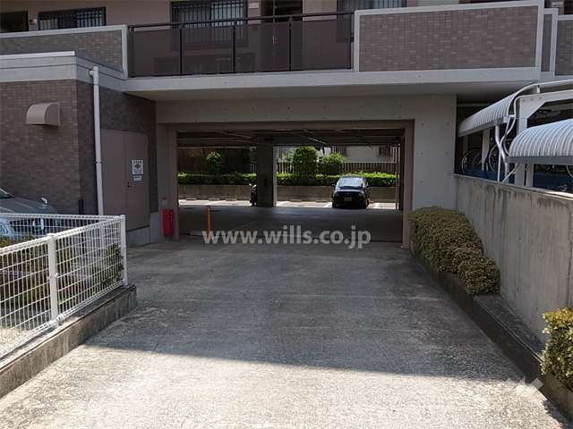 駐車場出入り口