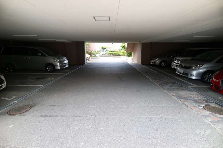 敷地内駐車場（屋内平面式）