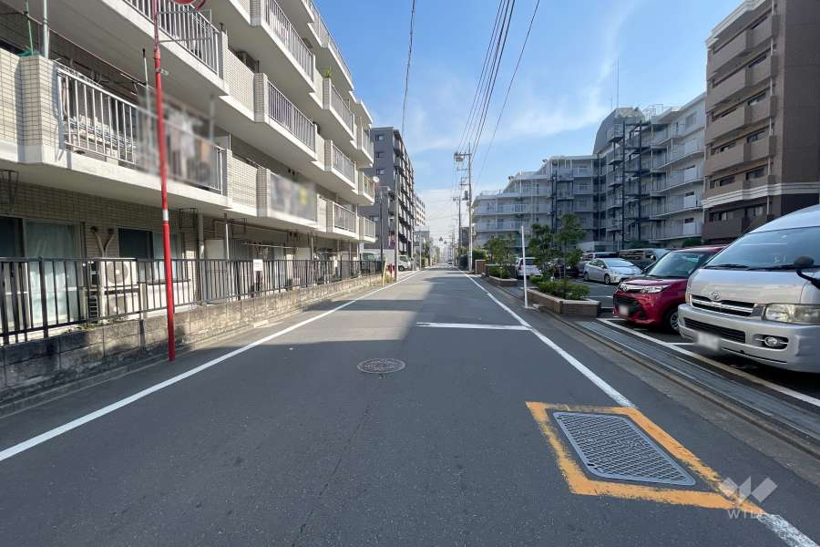 敷地南側の前面道路