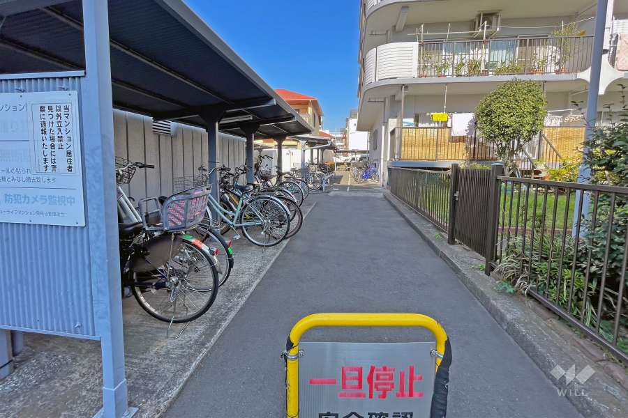 駐輪場（敷地南西側）