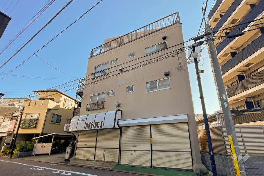 日の出ハイツの外観（南西側から）