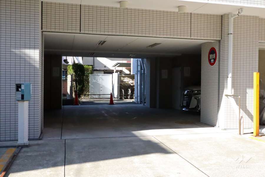 駐車場の出入り口