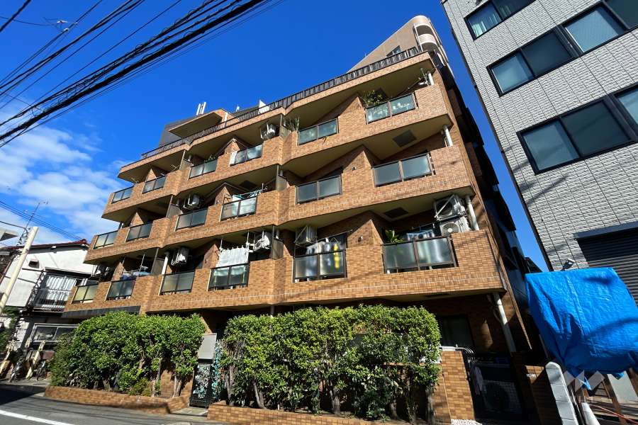 グランイーグル南蒲田の外観（南東側から）