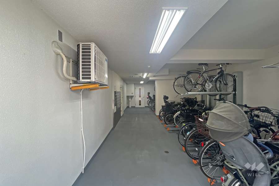 屋内に設けられた駐輪場