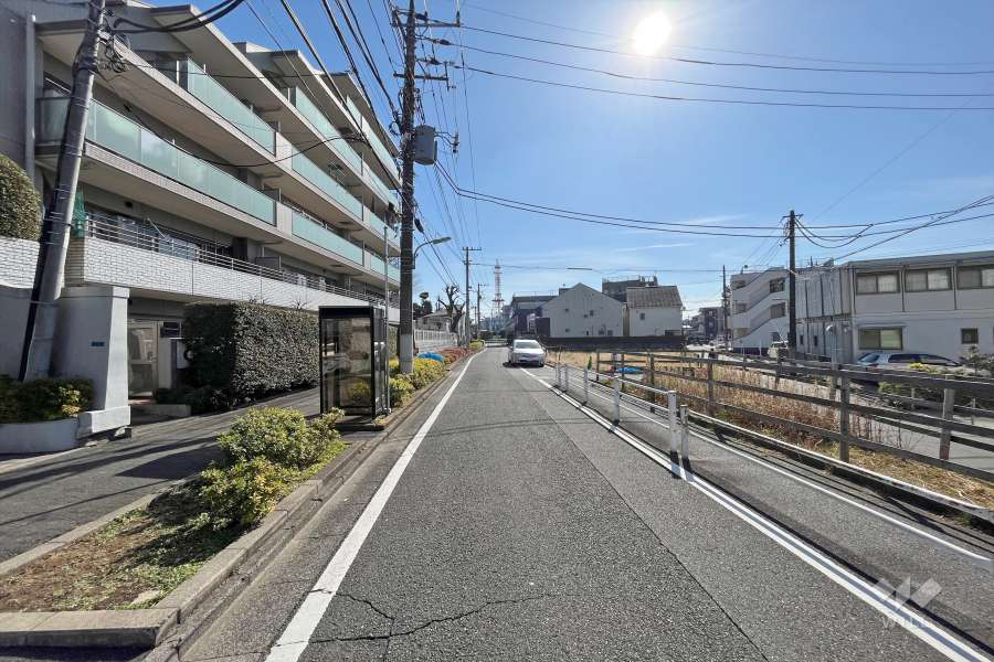 敷地南西側の前面道路