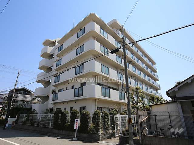 ファミール西甲子園の外観（南西側から）