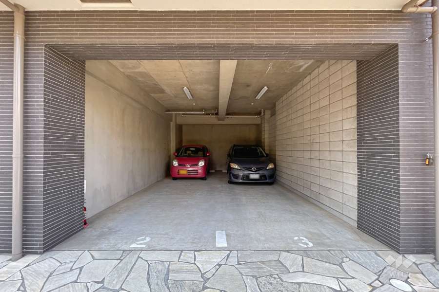 敷地内駐車場（屋内平面式）