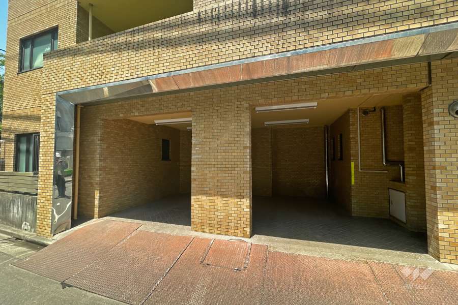 敷地内駐車場（屋内平面式）