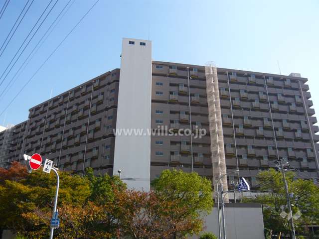 武庫川樹のまち15号棟の外観（北西側から見る）