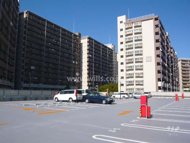 駐車場（立体駐車場の屋上）