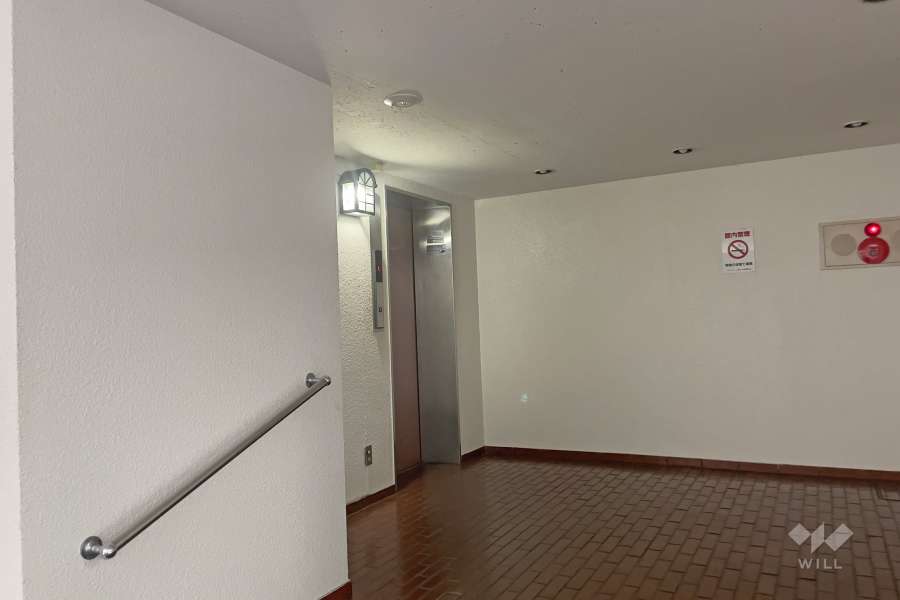 共用のエレベーター