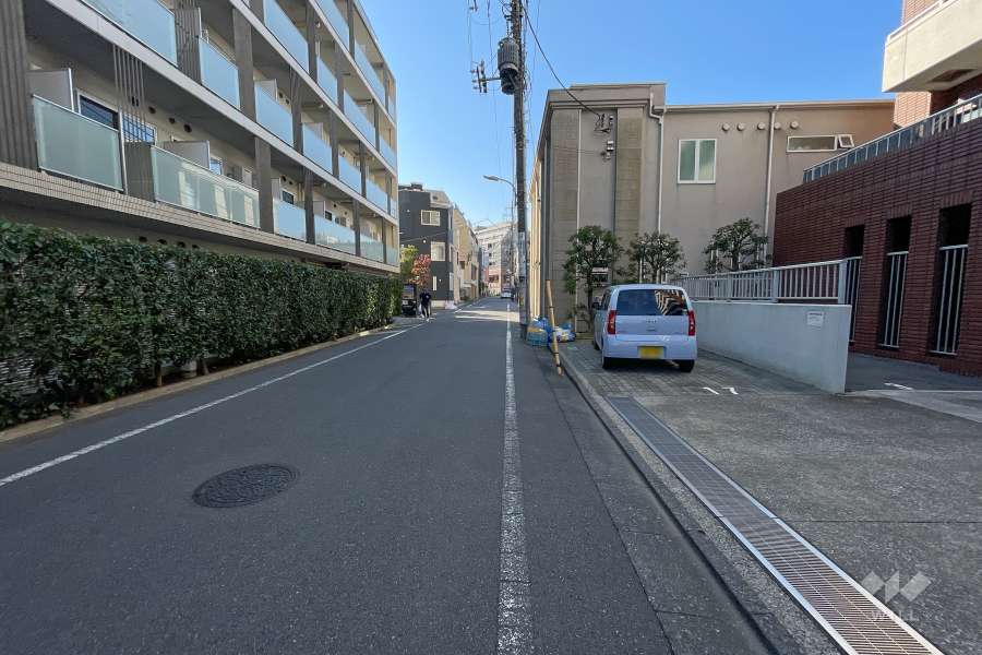 敷地南側の前面道路　