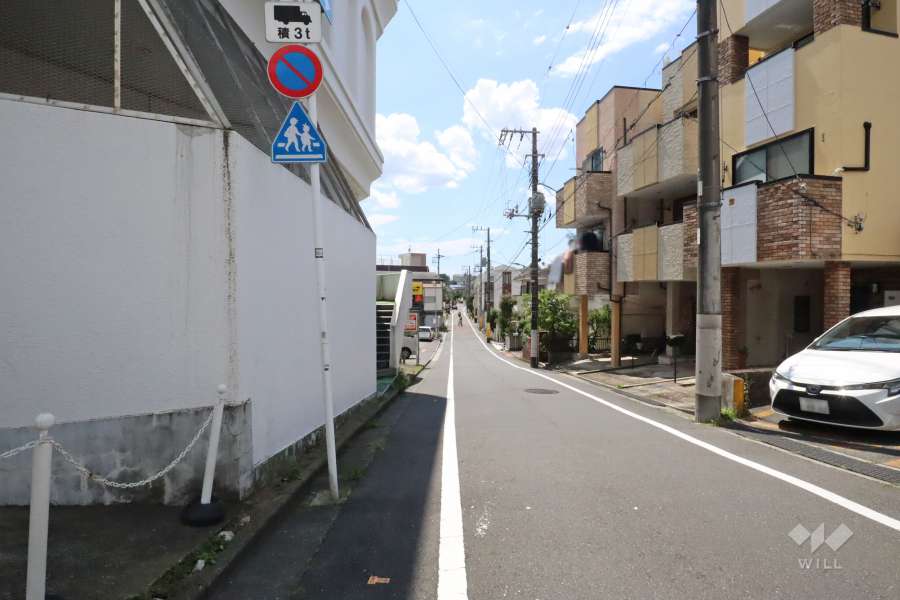 敷地北側の前面道路
