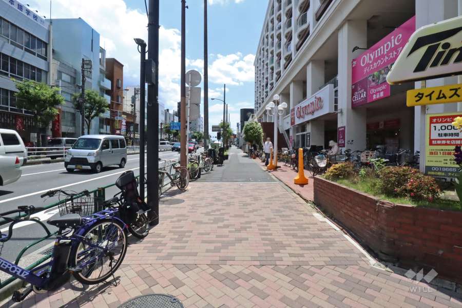 敷地南東側の前面道路