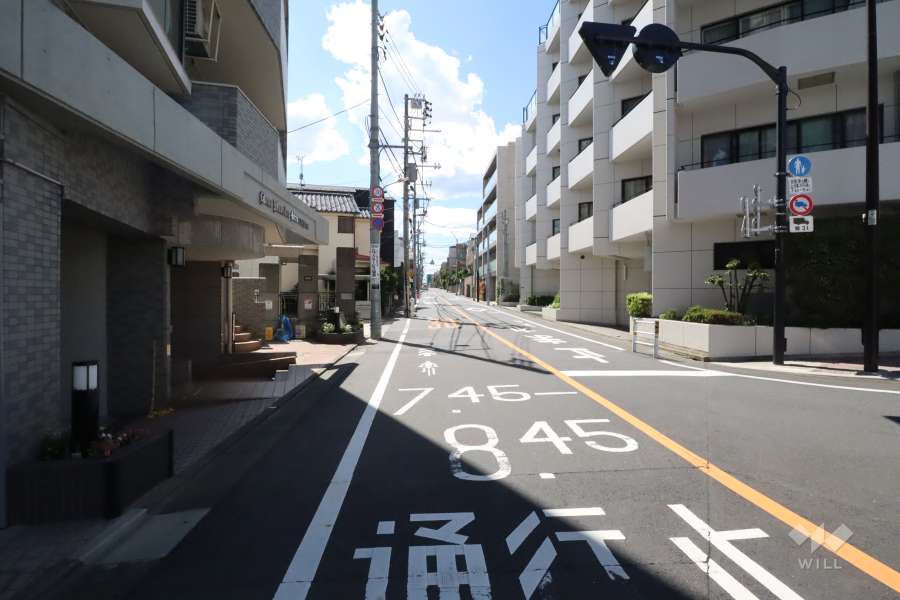 敷地北側の前面道路(東側から)
