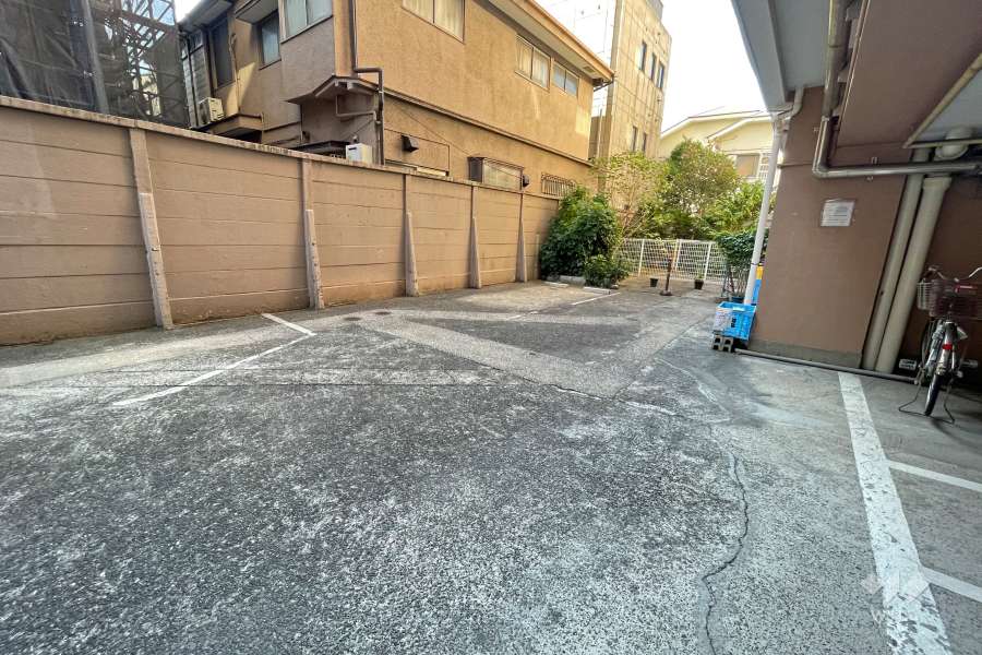 敷地内駐車場（屋外平面式）