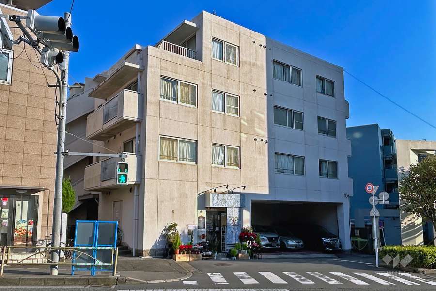 ベルローゼ馬込の外観（西側から）