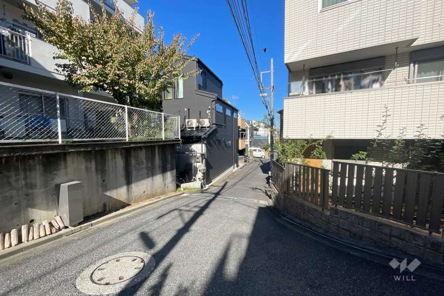 敷地東側の前面道路　