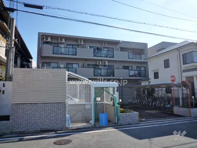 グリーンエクセル甲子園の外観（西側から）