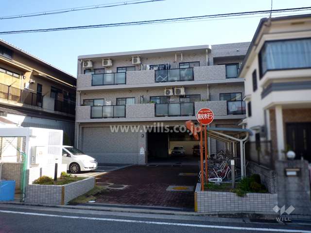 敷地内駐車場出入り口