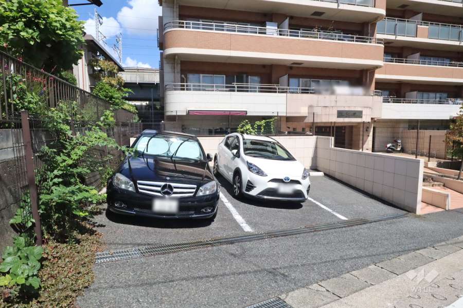 敷地内駐車場（屋外平面式）