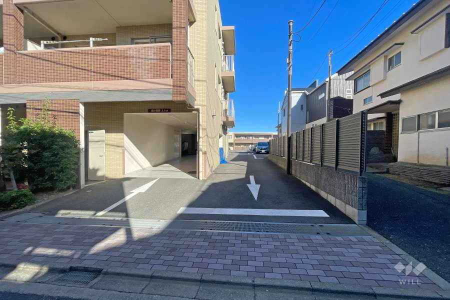 駐車場の出入り口