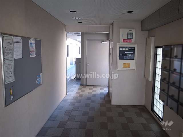 エントランスホール（共用ポスト）