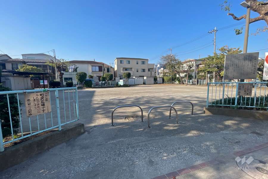 敷地北西側にある『南六郷一丁目町会広場』