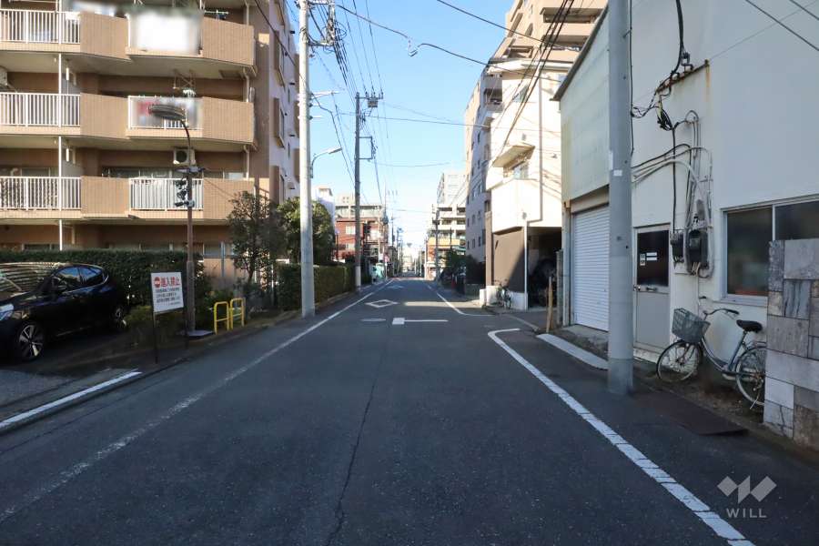 敷地東側の前面道路