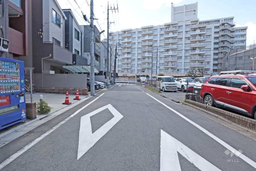 敷地南東側の前面道路