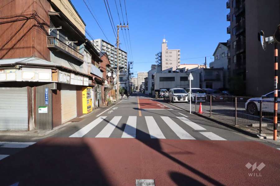 敷地北側の前面道路