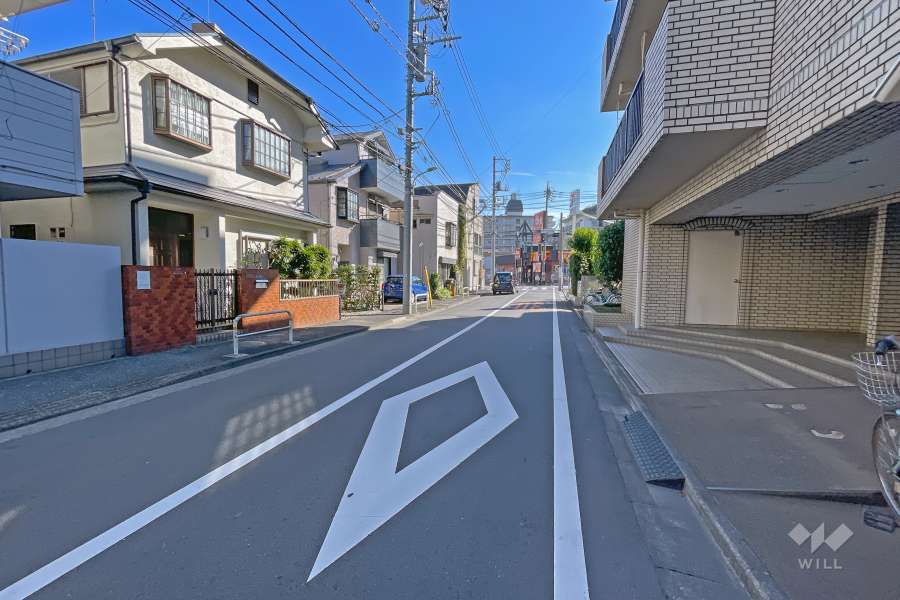 敷地東側前面道路（北側から）