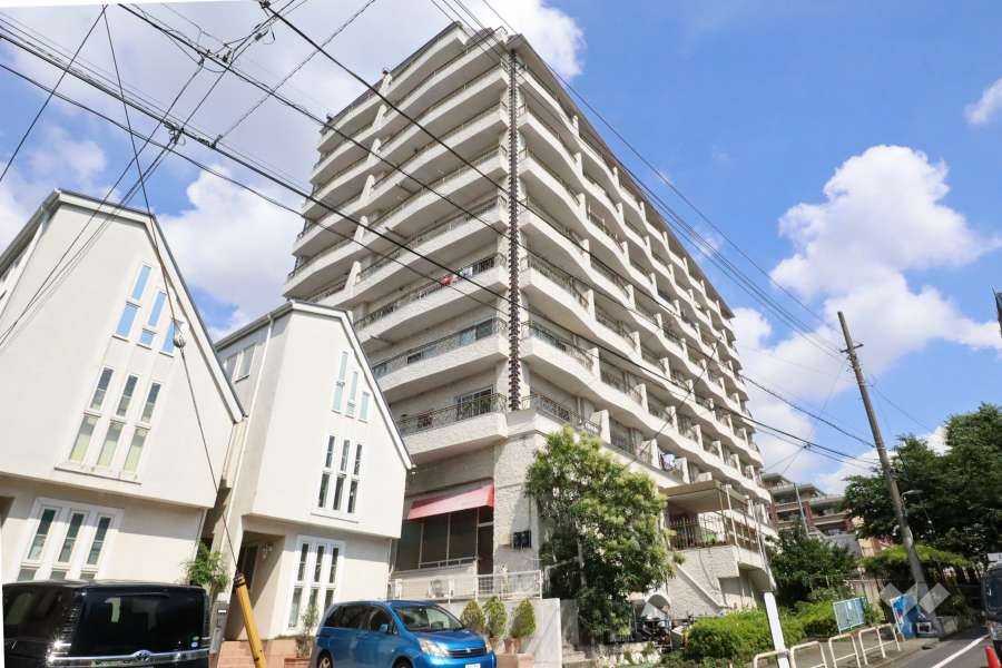 カーサ大岡山の外観（南東側から）