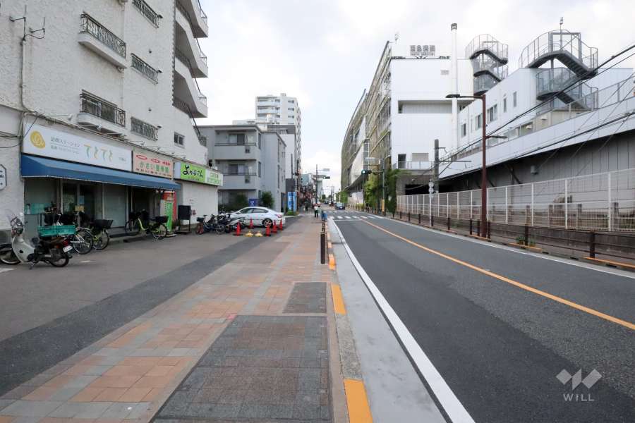 敷地北側の前面道路