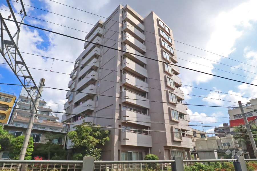 北千束スカイマンションの外観（南西側から）