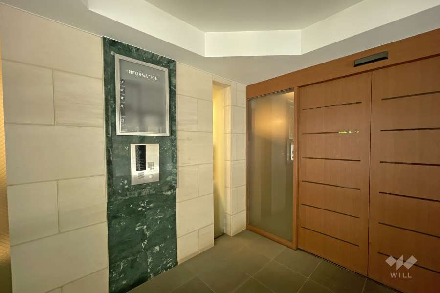 エントランスはオートロック付きです。