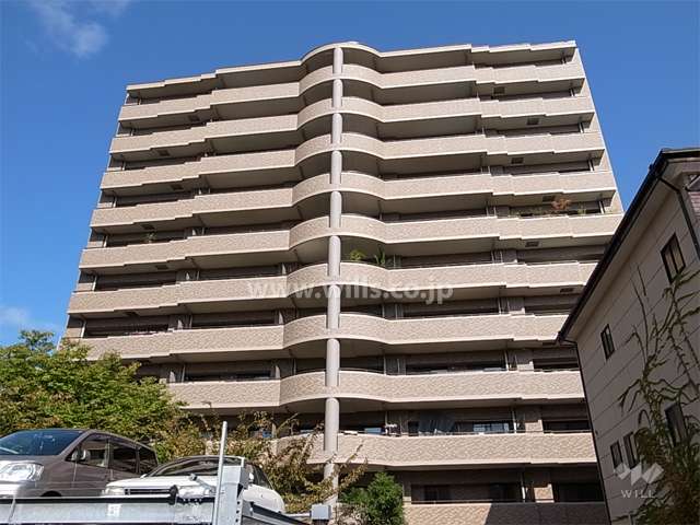 ライオンズマンション西宮平松町の外観（南側から）